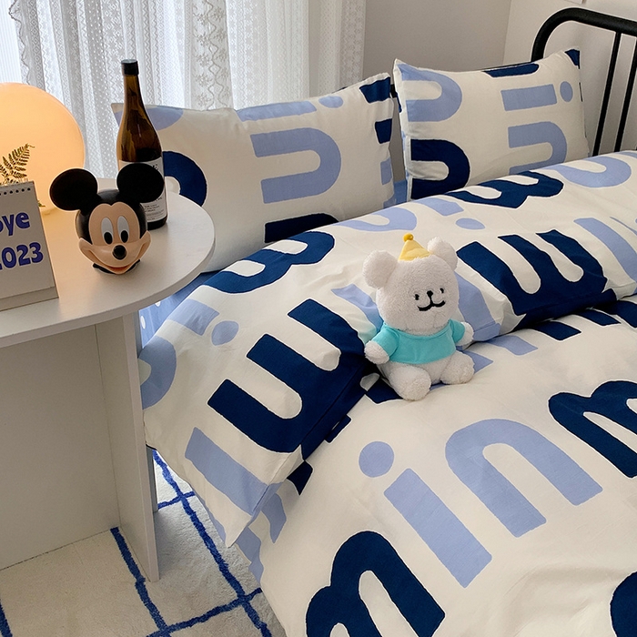 91家纺网 家纺一手货源 找家纺 桃子家居 2023新款ins北欧时尚简约卡通纯棉四件套系列 棉-蓝色字母