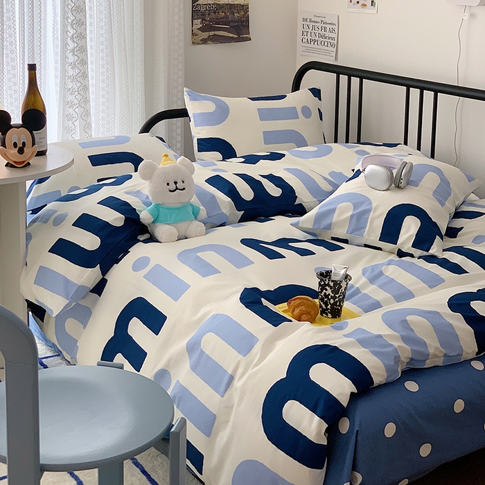 91家纺网 家纺一手货源 找家纺 桃子家居 2023新款ins北欧时尚简约卡通纯棉四件套系列 棉-蓝色字母