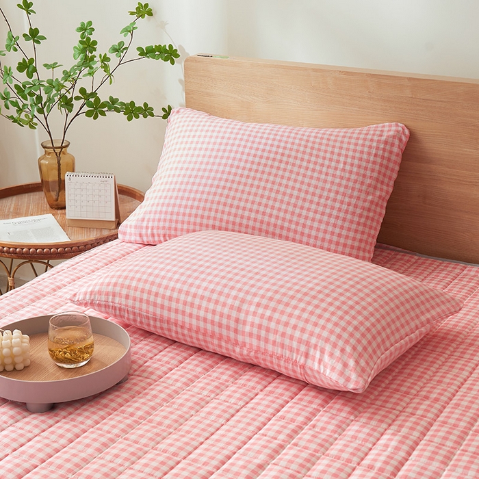 91家纺网 家纺一手货源 找家纺 胜权家纺 2024新款亲肤夹棉格子防水床笠 粉小格