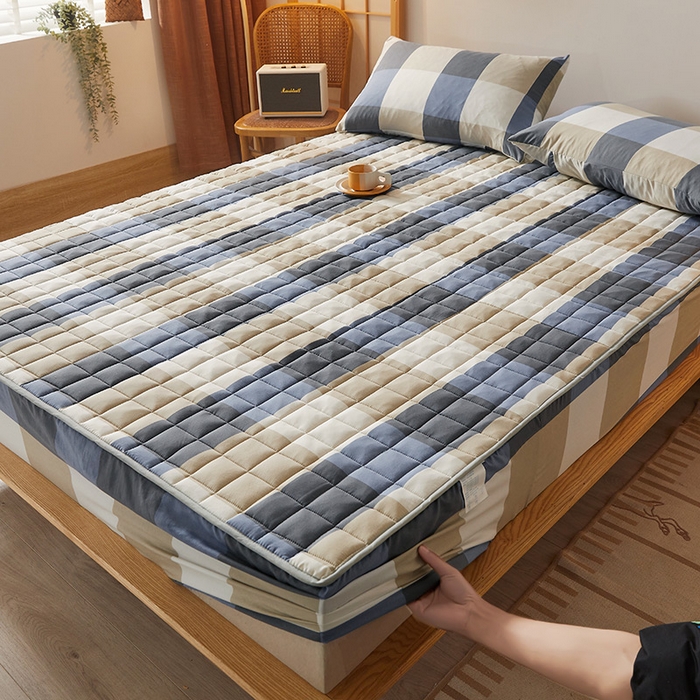 91家纺网 家纺一手货源 找家纺 胜权家纺 2024新款亲肤夹棉格子防水床笠 蓝大格