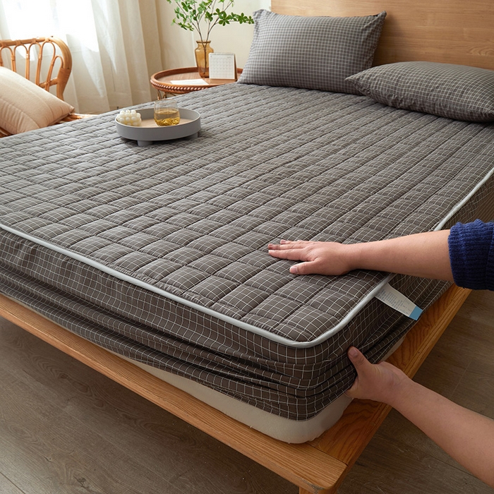 91家纺网 家纺一手货源 找家纺 胜权家纺 2024新款亲肤夹棉格子防水床笠 小黑格