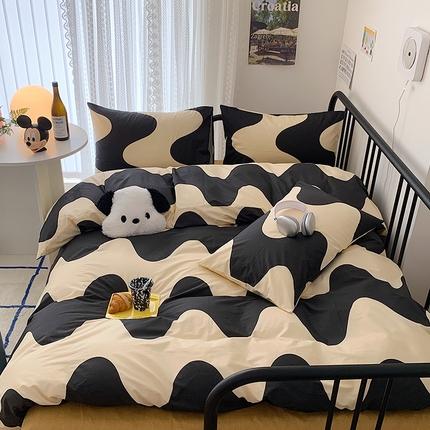 91家纺网 家纺一手货源 找家纺 桃子家居 2023新款ins北欧时尚简约卡通纯棉四件套系列 棉-黑白波浪