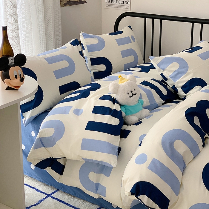 91家纺网 家纺一手货源 找家纺 桃子家居 2023新款ins北欧时尚简约卡通纯棉四件套系列 棉-蓝色字母