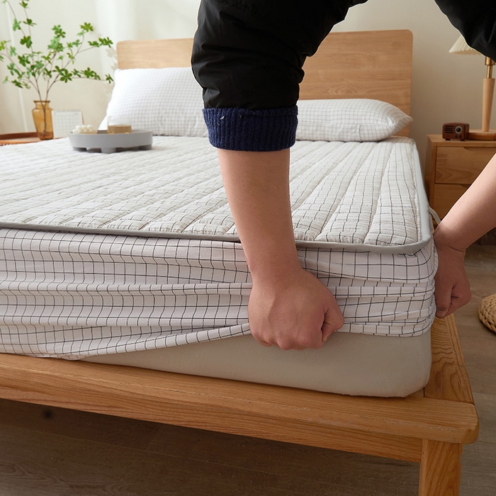 91家纺网 家纺一手货源 找家纺 胜权家纺 2024新款亲肤夹棉格子防水床笠 小白格