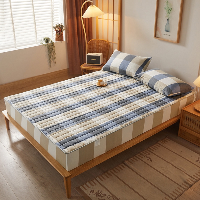 91家纺网 家纺一手货源 找家纺 胜权家纺 2024新款亲肤夹棉格子防水床笠 蓝大格