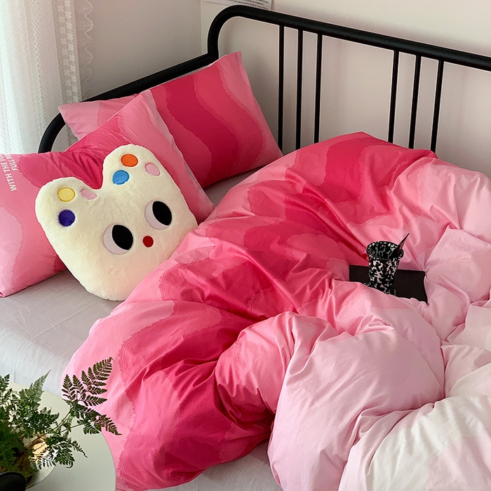 91家纺网 家纺一手货源 找家纺 桃子家居 2023新款ins北欧时尚简约卡通纯棉四件套系列 棉-渐变波浪红