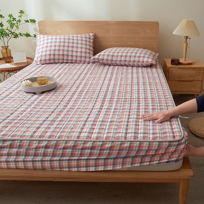 91家纺网 家纺一手货源 找家纺 胜权家纺 2024新款亲肤夹棉格子防水床笠 贝拉 玉