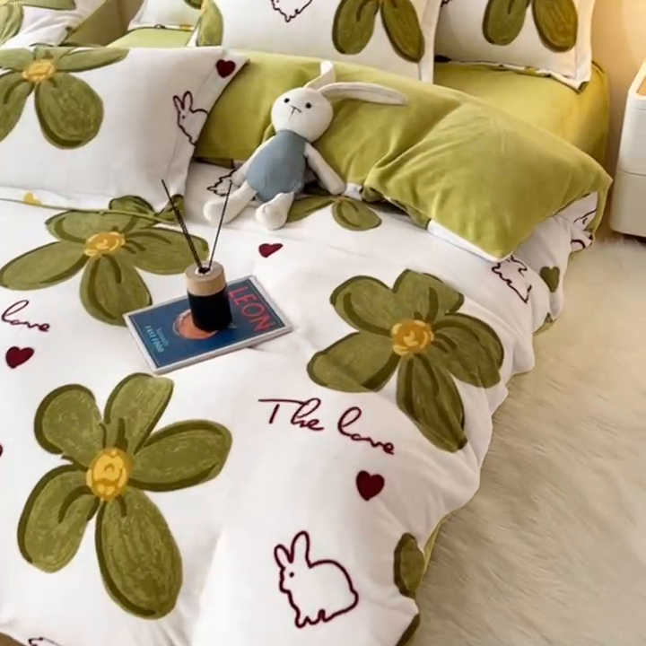 91家纺网 家纺一手货源 找家纺 富之航家纺 2023新款牛奶绒印花四件套 花间小兔