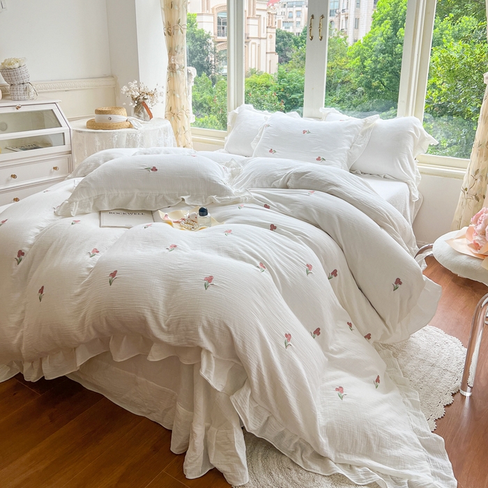 91家纺网 家纺一手货源 找家纺 木楌家居 2024秋冬全棉皱皱纱荷叶边刺绣工艺款四件套 伊人