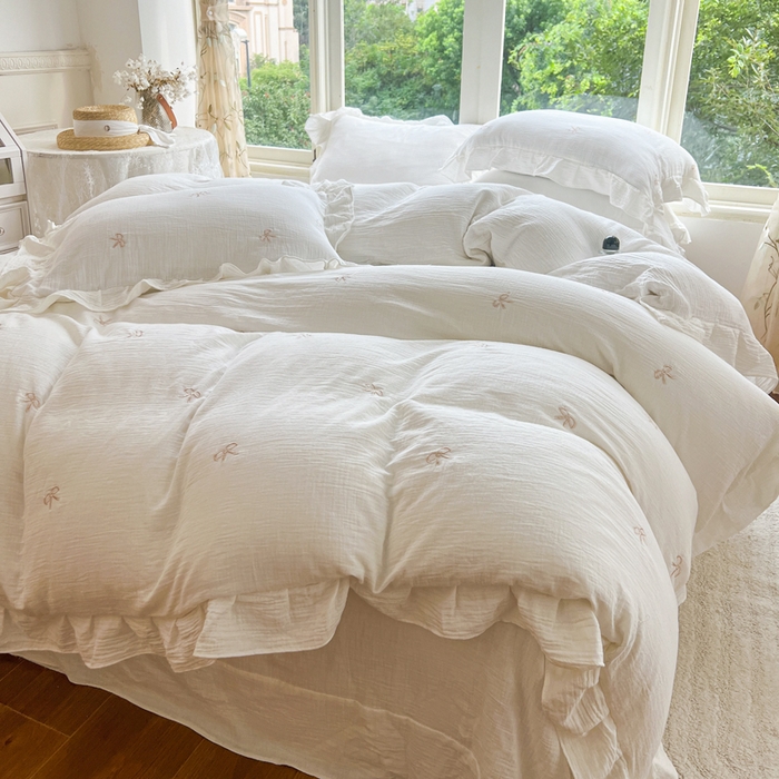 91家纺网 家纺一手货源 找家纺 木楌家居 2024秋冬全棉皱皱纱荷叶边刺绣工艺款四件套 知梦