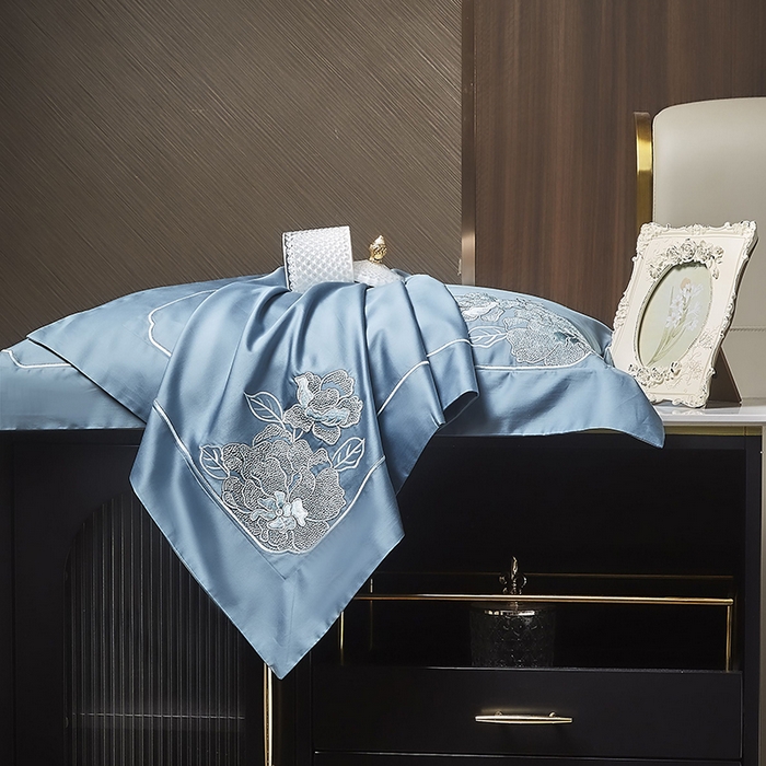 91家纺网 家纺一手货源 找家纺 爱情故事 2025新款100支新疆长绒棉刺绣四件套 花魅-蓝