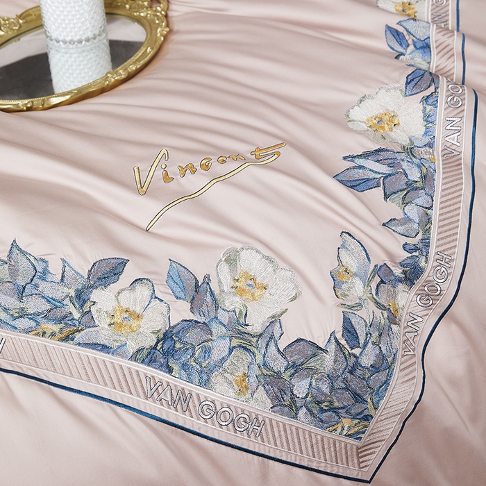 91家纺网 家纺一手货源 找家纺 爱情故事 2025新款100支新疆长绒棉刺绣四件套 春韵（粉玉）