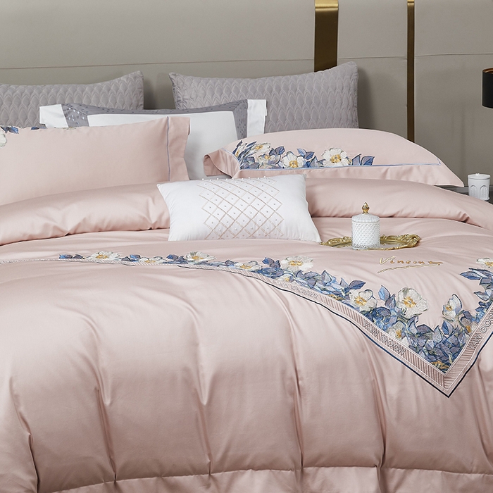 91家纺网 家纺一手货源 找家纺 爱情故事 2025新款100支新疆长绒棉刺绣四件套 春韵（粉玉）