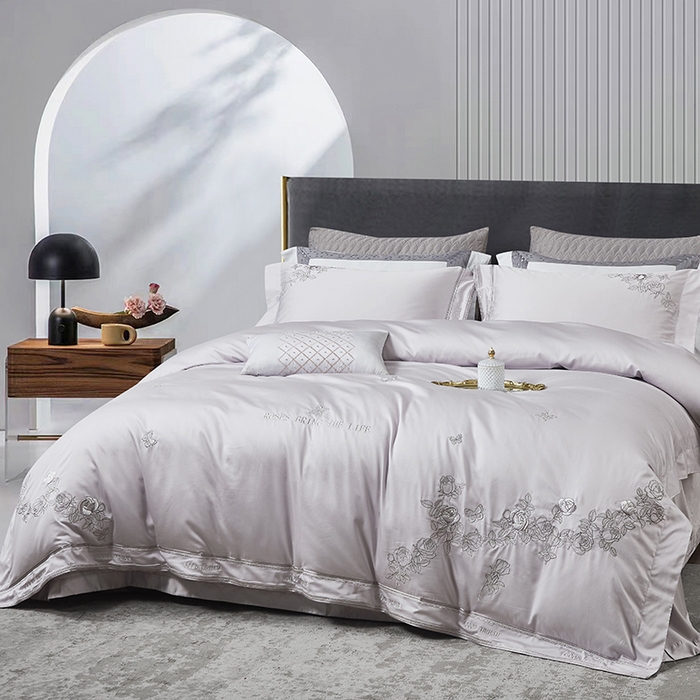 91家纺网 家纺一手货源 找家纺 爱情故事 2025新款100支新疆长绒棉刺绣四件套 蝶恋花（灰紫）