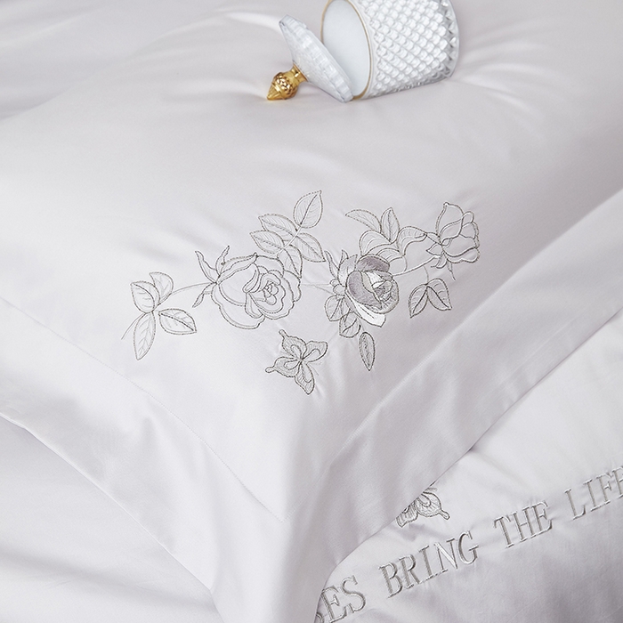 91家纺网 家纺一手货源 找家纺 爱情故事 2025新款100支新疆长绒棉刺绣四件套 蝶恋花（灰紫）