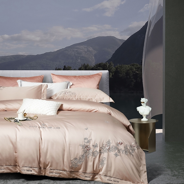 91家纺网 家纺一手货源 找家纺 爱情故事 2025新款100支新疆长绒棉刺绣四件套 蝶恋花（粉玉）