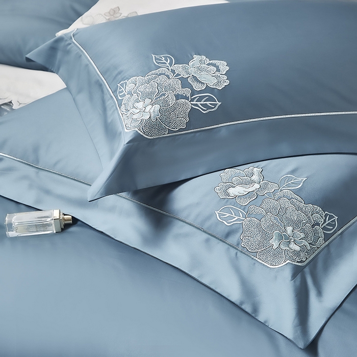 91家纺网 家纺一手货源 找家纺 爱情故事 2025新款100支新疆长绒棉刺绣四件套 花魅-蓝