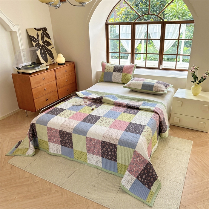 91家纺网 家纺一手货源 找家纺 美优兰 2023新款双面全棉水洗床盖 格桑花