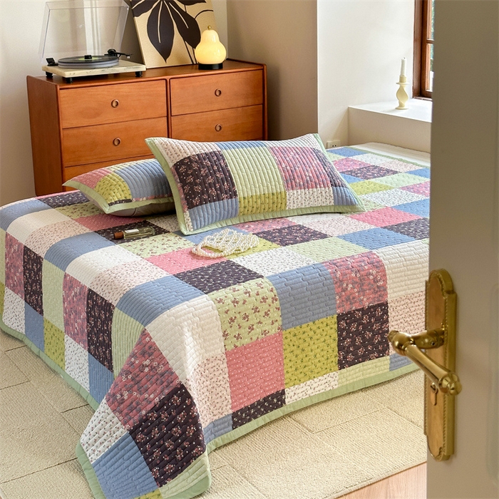 91家纺网 家纺一手货源 找家纺 美优兰 2023新款双面全棉水洗床盖 格桑花