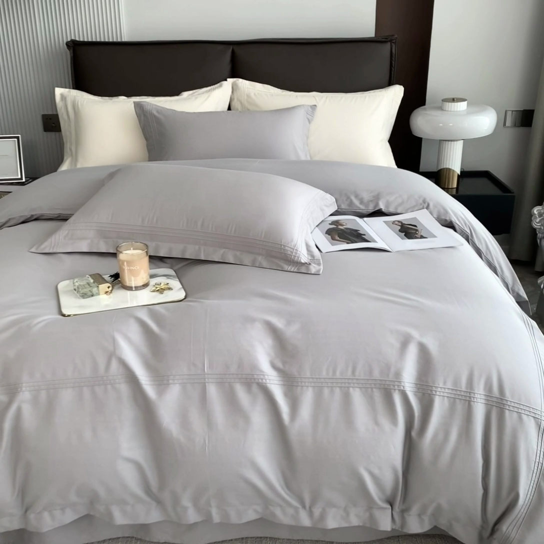 91家纺网 家纺一手货源 找家纺 丝幔 2025新款60S长绒棉埋绳全棉四件套系列 绅士灰