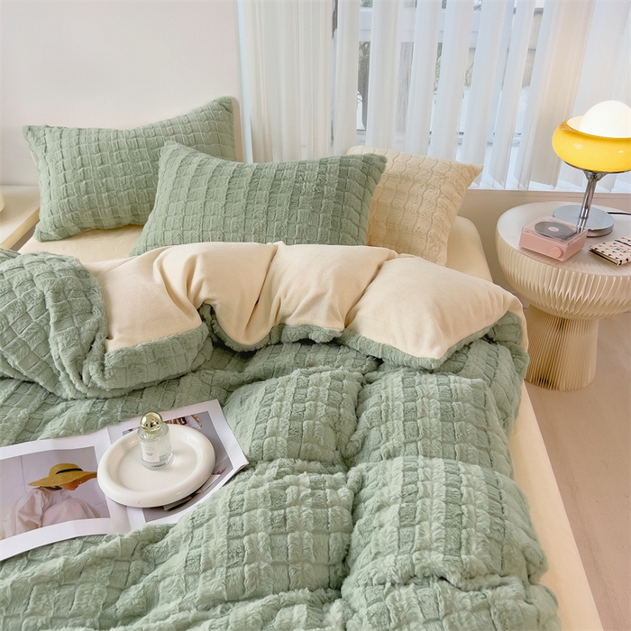 91家纺网 家纺一手货源 找家纺 丝幔 2025新款活性AB面牛奶绒小獭兔绒四件套 小獭兔绿