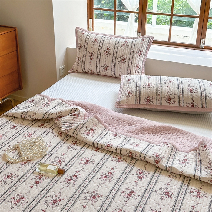 91家纺网 家纺一手货源 找家纺 美优兰 2023新款双面全棉水洗床盖 悦薇