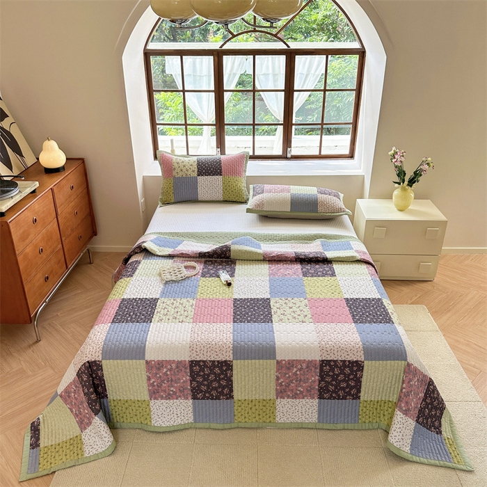 91家纺网 家纺一手货源 找家纺 美优兰 2023新款双面全棉水洗床盖 格桑花