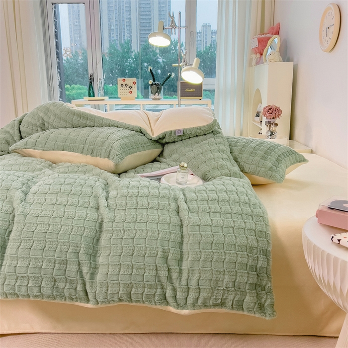 91家纺网 家纺一手货源 找家纺 丝幔 2025新款活性AB面牛奶绒小獭兔绒四件套 小獭兔绿