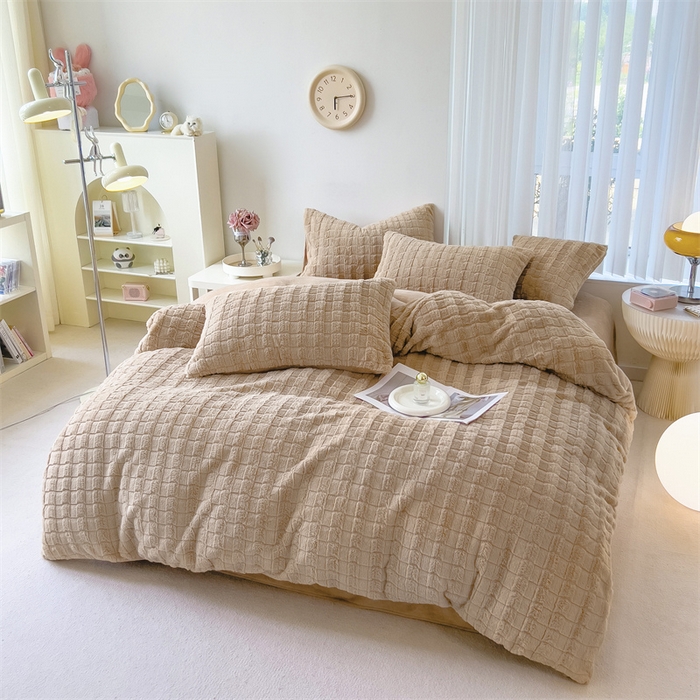 91家纺网 家纺一手货源 找家纺 丝幔 2025新款活性AB面牛奶绒小獭兔绒四件套 小獭兔卡其