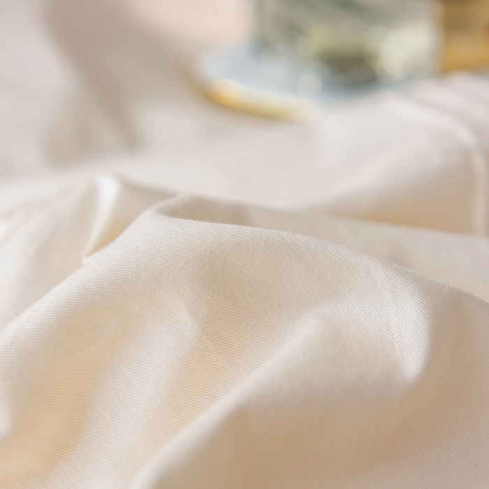 91家纺网 家纺一手货源 找家纺 丝幔 2025新款60S长绒棉埋绳全棉四件套系列 奶昔白