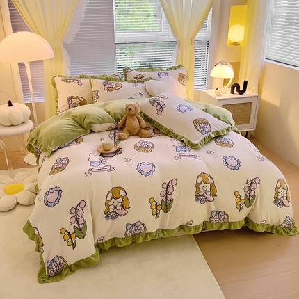 91家纺网 家纺一手货源 找家纺 找底底 2024新款牛奶绒印花韩版四件套 萌动-铃兰女孩