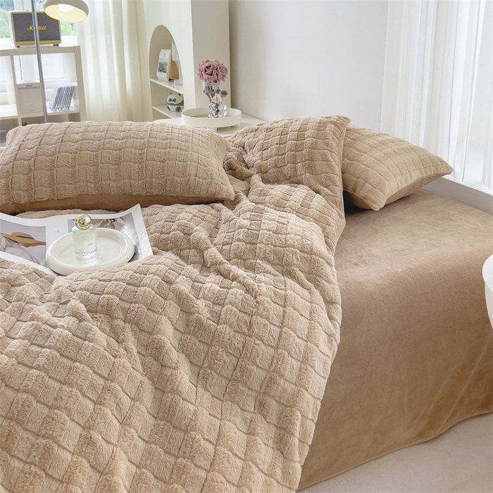 91家纺网 家纺一手货源 找家纺 丝幔 2025新款活性AB面牛奶绒小獭兔绒四件套 小獭兔卡其