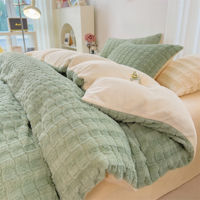 91家纺网 家纺一手货源 找家纺 丝幔 2025新款活性AB面牛奶绒小獭兔绒四件套 小獭兔绿