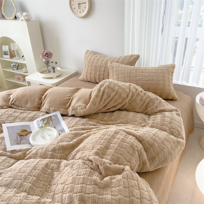 91家纺网 家纺一手货源 找家纺 丝幔 2025新款活性AB面牛奶绒小獭兔绒四件套 小獭兔卡其