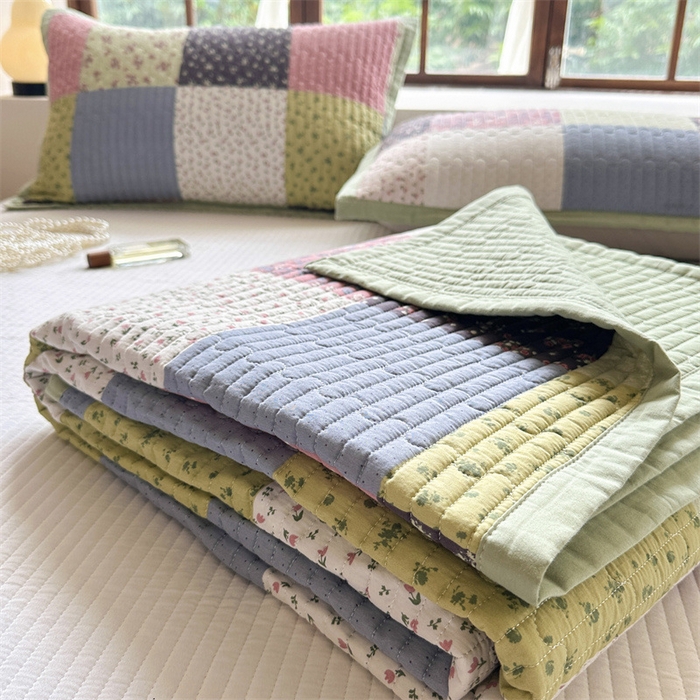 91家纺网 家纺一手货源 找家纺 美优兰 2023新款双面全棉水洗床盖 格桑花