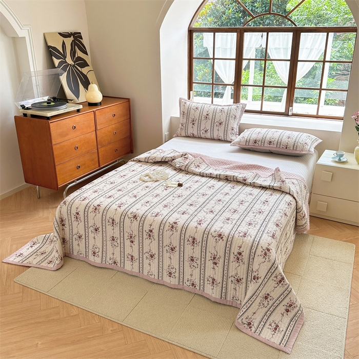 91家纺网 家纺一手货源 找家纺 美优兰 2023新款双面全棉水洗床盖 悦薇