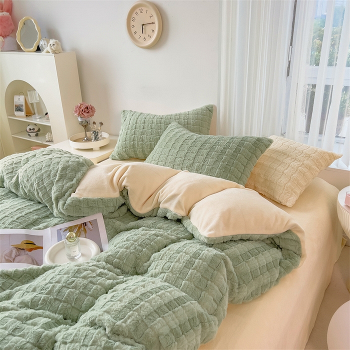 91家纺网 家纺一手货源 找家纺 丝幔 2025新款活性AB面牛奶绒小獭兔绒四件套 小獭兔绿