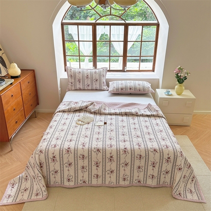 91家纺网 家纺一手货源 找家纺 美优兰 2023新款双面全棉水洗床盖 悦薇