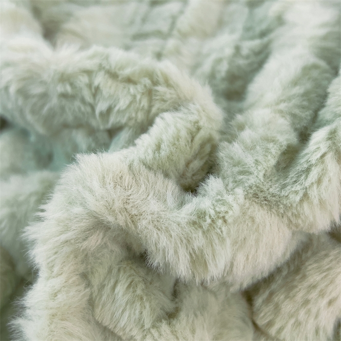 91家纺网 家纺一手货源 找家纺 丝幔 2025新款活性AB面牛奶绒小獭兔绒四件套 小獭兔绿