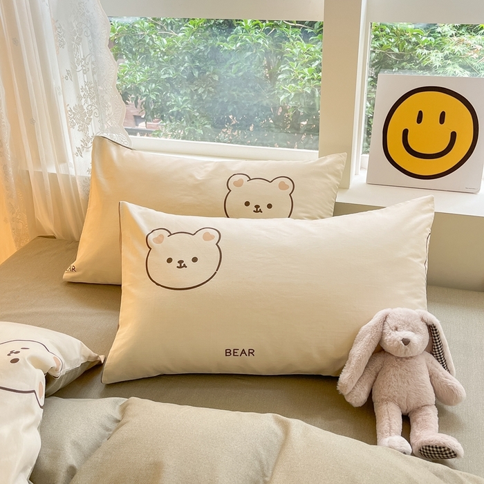 91家纺网 家纺一手货源 找家纺 集布 2023新款12868全棉喷气印花四件套 绅士熊