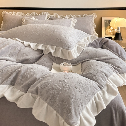 91家纺网 家纺一手货源 找家纺 （总）金牛座 韩版雕花牛奶绒四件套