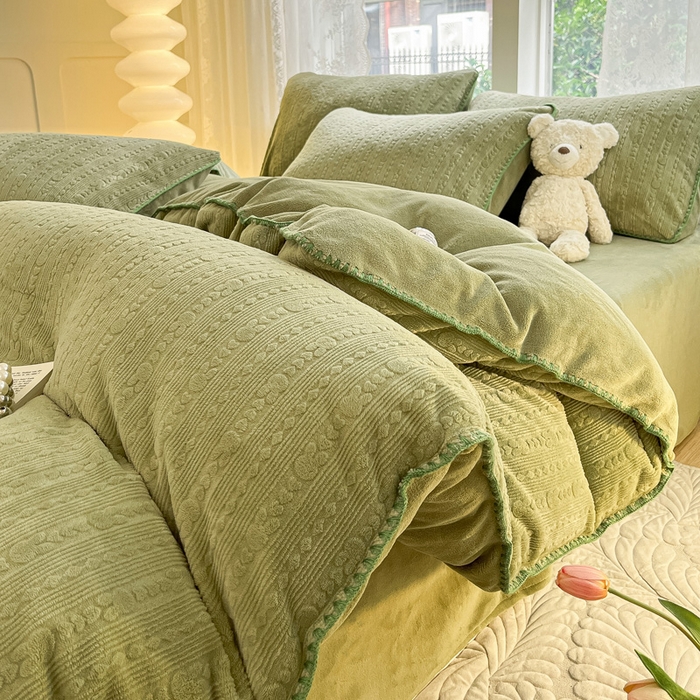 91家纺网 家纺一手货源 找家纺 （总）金爱家 2023新款半消光牛奶绒立体雕花牛奶绒四件套