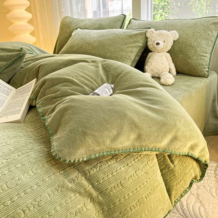 91家纺网 家纺一手货源 找家纺 金爱家 2023新款半消光牛奶绒立体雕花牛奶绒四件套 迷你兔-绿果