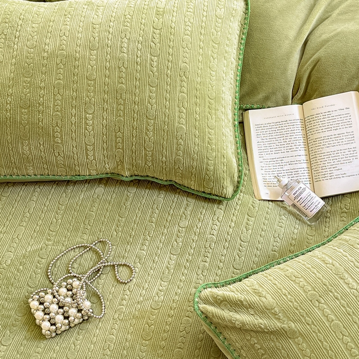 91家纺网 家纺一手货源 找家纺 （总）金爱家 2023新款半消光牛奶绒立体雕花牛奶绒四件套