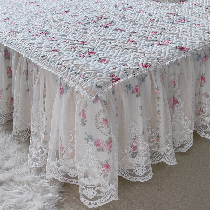 91家纺网 家纺一手货源 找家纺 胜权家纺 2024新款13372全棉夹棉宫廷风皇冠蕾丝床裙 花镜