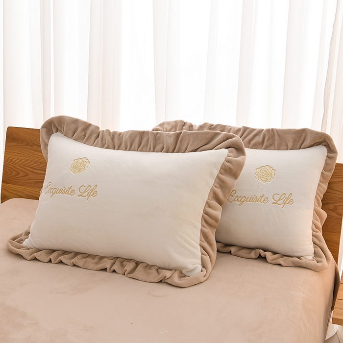 91家纺网 家纺一手货源 找家纺 氧家 2025款韩版纯色双层花边加厚牛奶绒四件套  素颜-高雅白