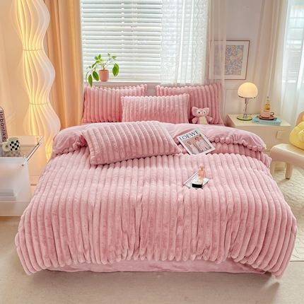 91家纺网 家纺一手货源 找家纺 （总）蝶帕家纺2024年秋冬新款兔毛绒兔兔绒剪条四件套