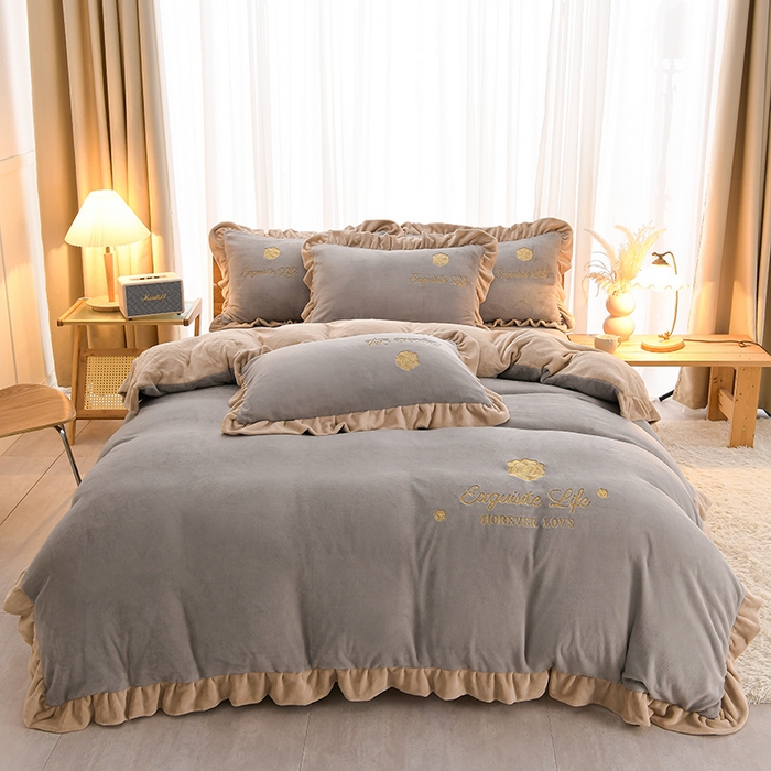 91家纺网 家纺一手货源 找家纺 氧家 2025款韩版纯色双层花边加厚牛奶绒四件套  素颜-时尚灰