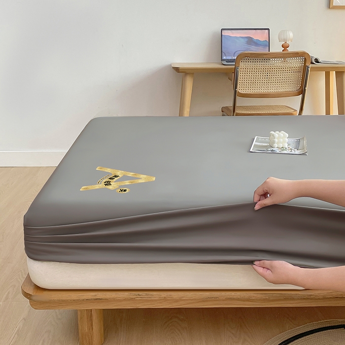 91家纺网 家纺一手货源 找家纺 家贝爱 2023新款纯色水洗棉床笠印字款 A＋浅灰