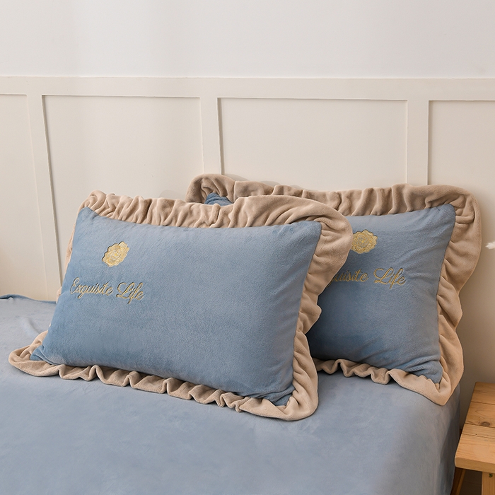 91家纺网 家纺一手货源 找家纺 氧家 2025款韩版纯色双层花边加厚牛奶绒四件套  素颜-宾利蓝（浅）